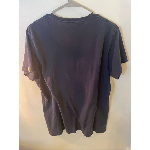 Penguin T-Shirt (SZ M) - Picture 4 of 5